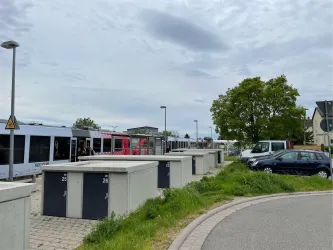 Parkplatz am Bahnhof (© Bernard)