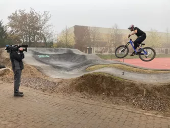 Pumptrack Sprung (© Göbel)