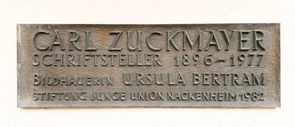 Schild - Carl Zuckmayer Denkmal