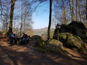 Sitzgruppe am Wildsaufelsen