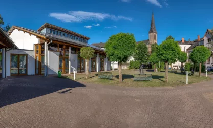 Blick auf Bürgerhaus und Kirche St. Georg