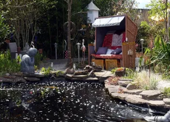 Teich mit Strandkorb (© Archiv Fewo Rothhaar)