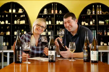 Fam. Schwindt in der Vinothek