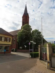 Katholische Kirche Bild 1 (© Urlaubsregion Freinsheim)
