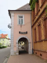Historisches Rathaus Weisenheim am Sand 2