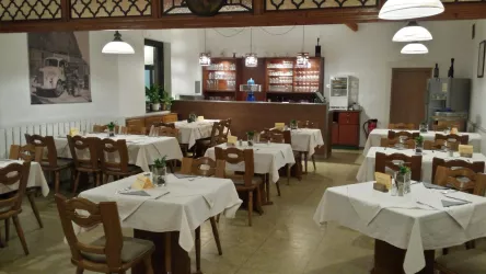 Gastraum (© Gasthaus Göllheimer Häuschen)
