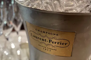 20250329_Caviar und champagner3