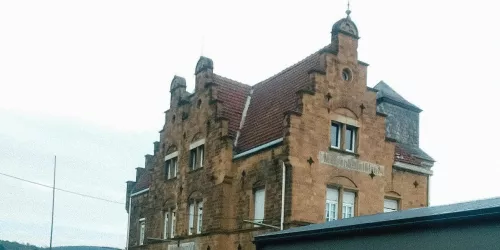 Bahnhofsgebäude (© Ferienregion Nahe-Glan | Rosalie Mowbray)