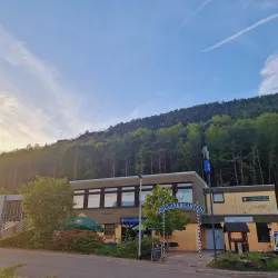 Aussenansicht Bistro Untern Neding