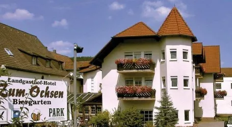 Hotelansicht Landgasthof-Hotel Zum Ochsen (© Familie Engel)