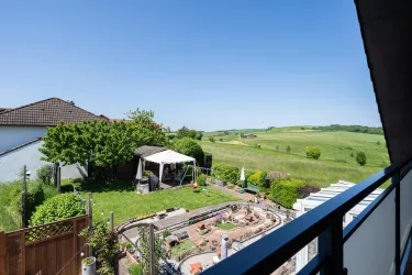 Studio-Blick in den Grten (© Stier)