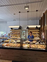 Verkaufstheke des Cafés