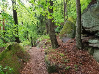 Felsenwanderweg an den Karl-May-Felsen