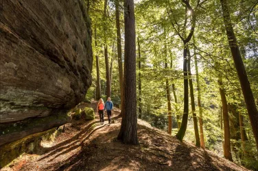 Wanderpaar am Saufelsen