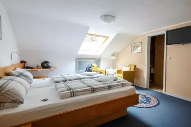 Doppelzimmer Dusche/WC Klimaanlage