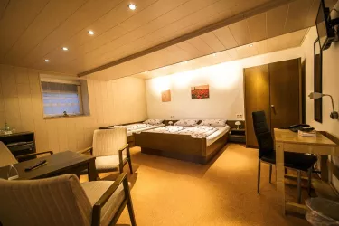 Zimmer 2 Dreibettzimmer