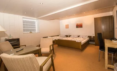 Zimmer 2 Dreibettzimmer