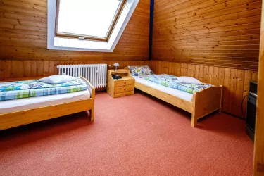 Zweibett mit Duschwanne/WC Klimaanlage