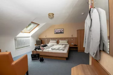 Zimmer 22 Dreibettzimmer