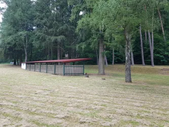 Überdachter Unterstand