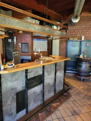 Gastraum mit Theke
