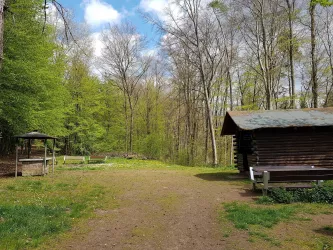 Grillplatz mit Schutzhütte