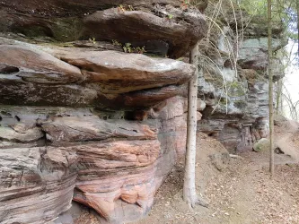 Mächtige Hettersbachfelsen