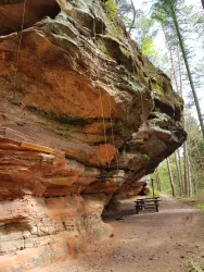 Sitzgruppe an den Hettersbachfelsen