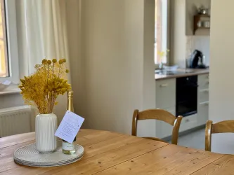 Esszimmer und Küche