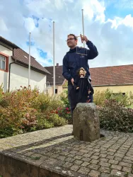 Kultur- und Weinbotschaft mit Marionette