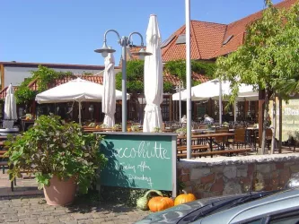 Holz-Weisbrodt - Terrasse des Stammhauses (© Weingut Holz-Weisbrodt)
