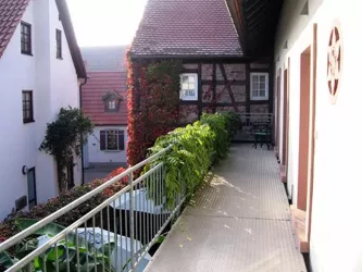 Alter Winzerhof - Balkon vor den Zimmereingängen (© Alter Winzerhof)