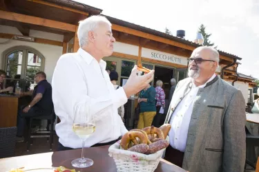Gute Gespräche (© Holz-Weisbrodt)