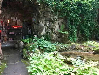 Lourdesgrotte 2 (© Tourist-Info St. Martin)