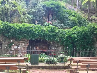 Lourdesgrotte 1 (© Tourist-Info St. Martin)