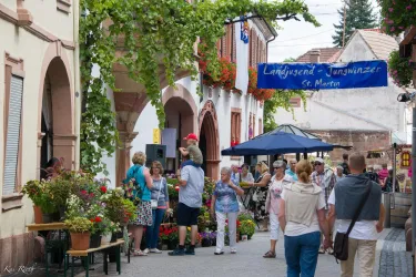 Die St. Martiner Weinkerwe an einem Sonntag tagsüber