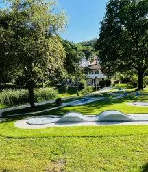 Minigolfanlage_2 (© Ortsgemeinde St. Martin)