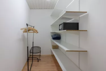 App_1_Begehbarer_Schrank