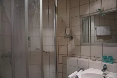 Dusche-Zimmer4B (© by LHC)