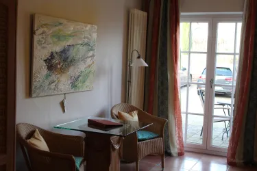 Zimmer im Erdgeschoss mit Terrasse