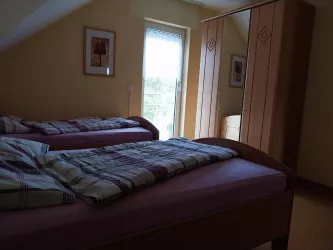 Schlafzimmer 2