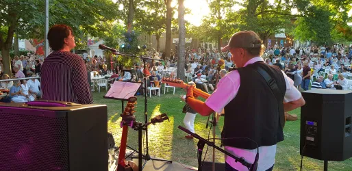 Nacht der Weine Herxheim Band Zeitlos (© Südliche Weinstrasse Herxheim)