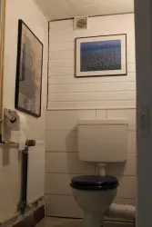 separate Toilette
