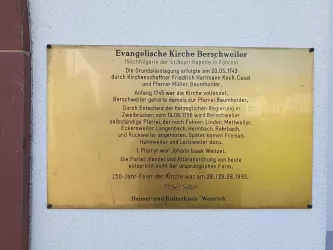 Infotafel am Kircheneingang