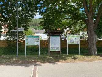 1_Infotafeln_Bahnhof_Altleiningen_Juli2020