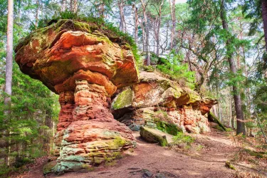 Hexenpilz m. Satansbrocken (© Tourist-Information Dahner Felsenland)