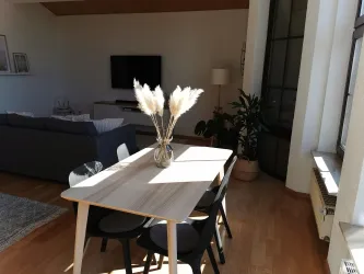 Wohnzimmer - Esstisch (© Archiv Ferienwohnung Burgpanorama)