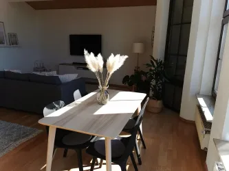 Wohnzimmer - Esstisch (© Archiv Ferienwohnung Burgpanorama)