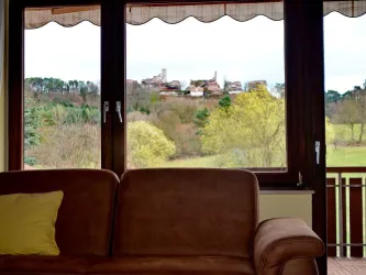 Blick zur Burg Altdahn