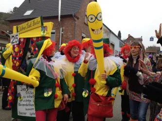 Faschingsumzug in Dahn (© Andreas Winnwa)